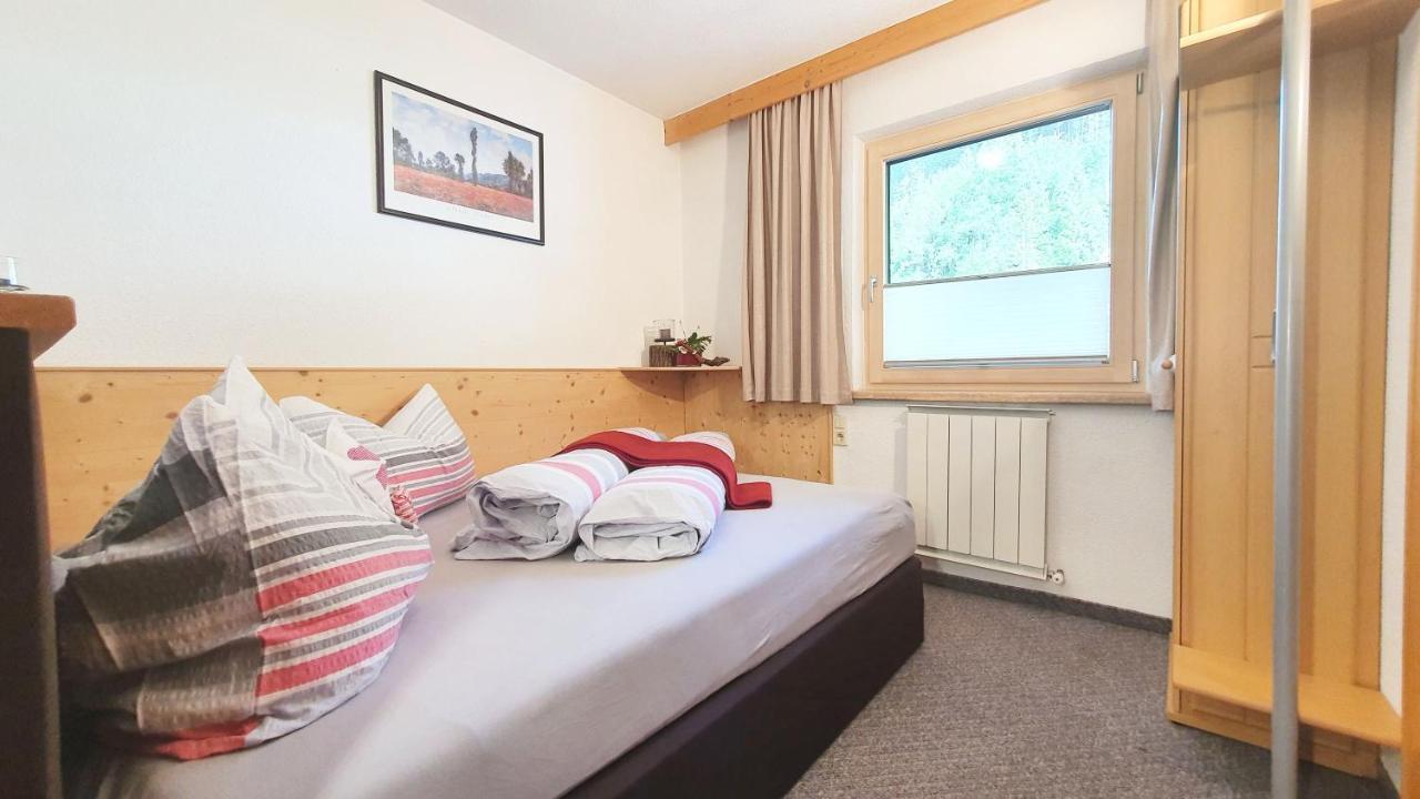 Appartements-Pension Reinstadler 프루츠 외부 사진